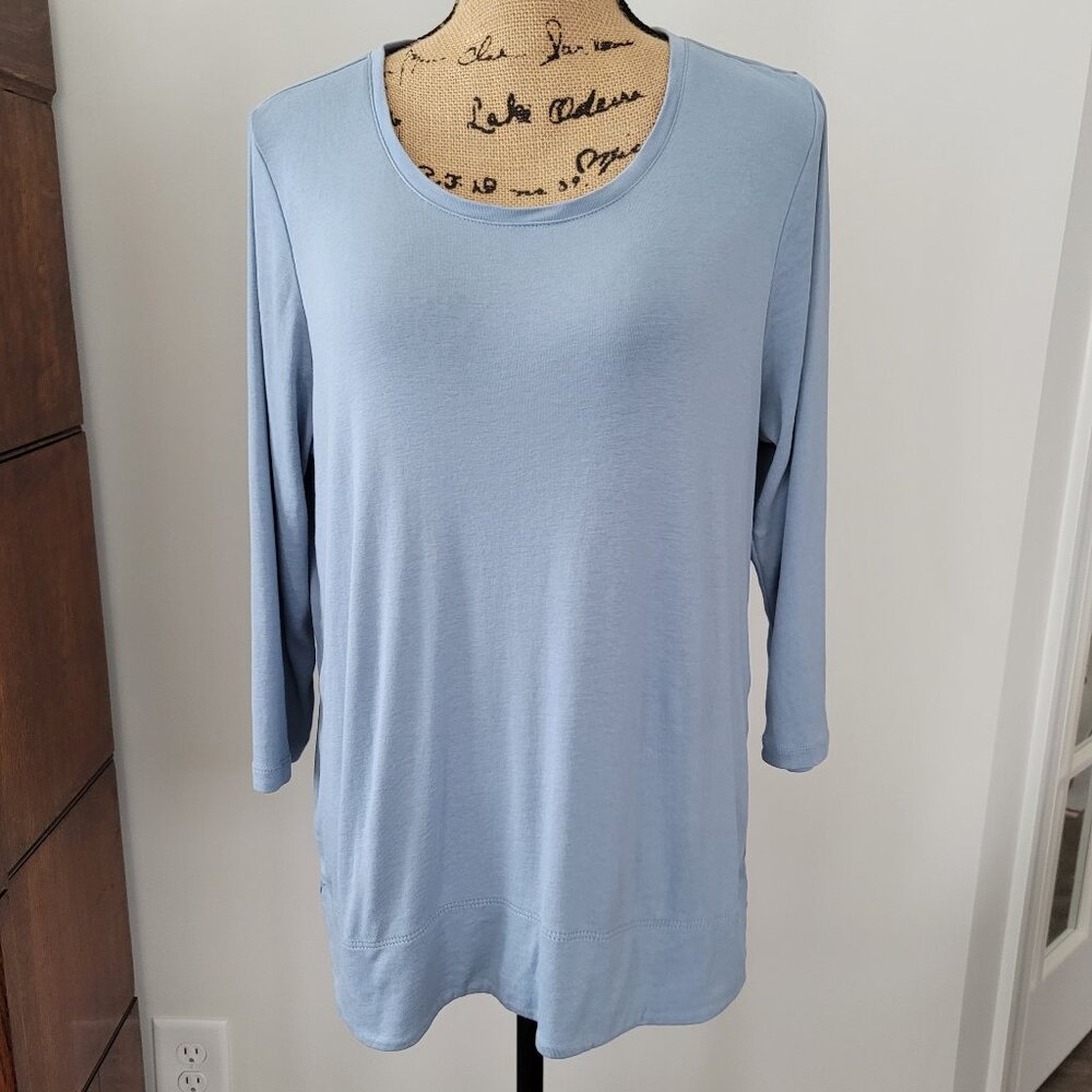 **J. Jill Perfect Pima Top Blue with 3/4 Sleeves, Pre-Owned in Nice Condition!**